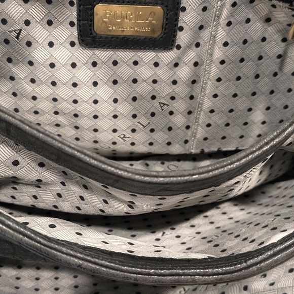 Furla Guggenheim Shoulder Bag in Black Leather Embossed as Crocodile - Picture 4 of 12